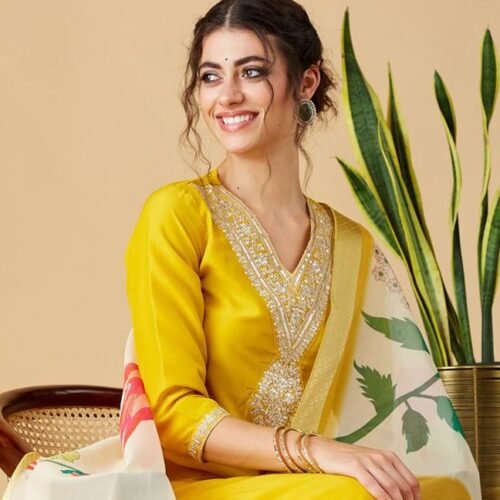 Aadhya Embroidered Chinon Viscose Kurta Set