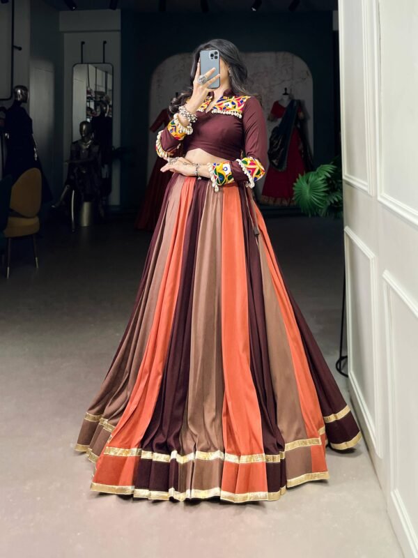 Jashn Jhalak Lehenga Choli - Image 3