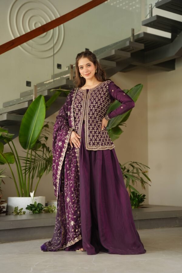 Queen’s Aura Gown - Image 3