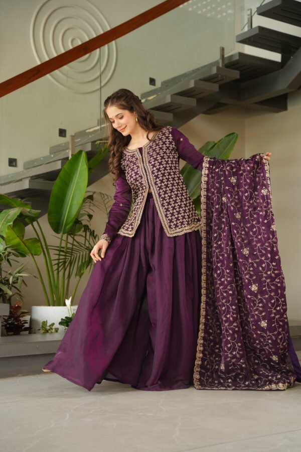 Queen’s Aura Gown - Image 2